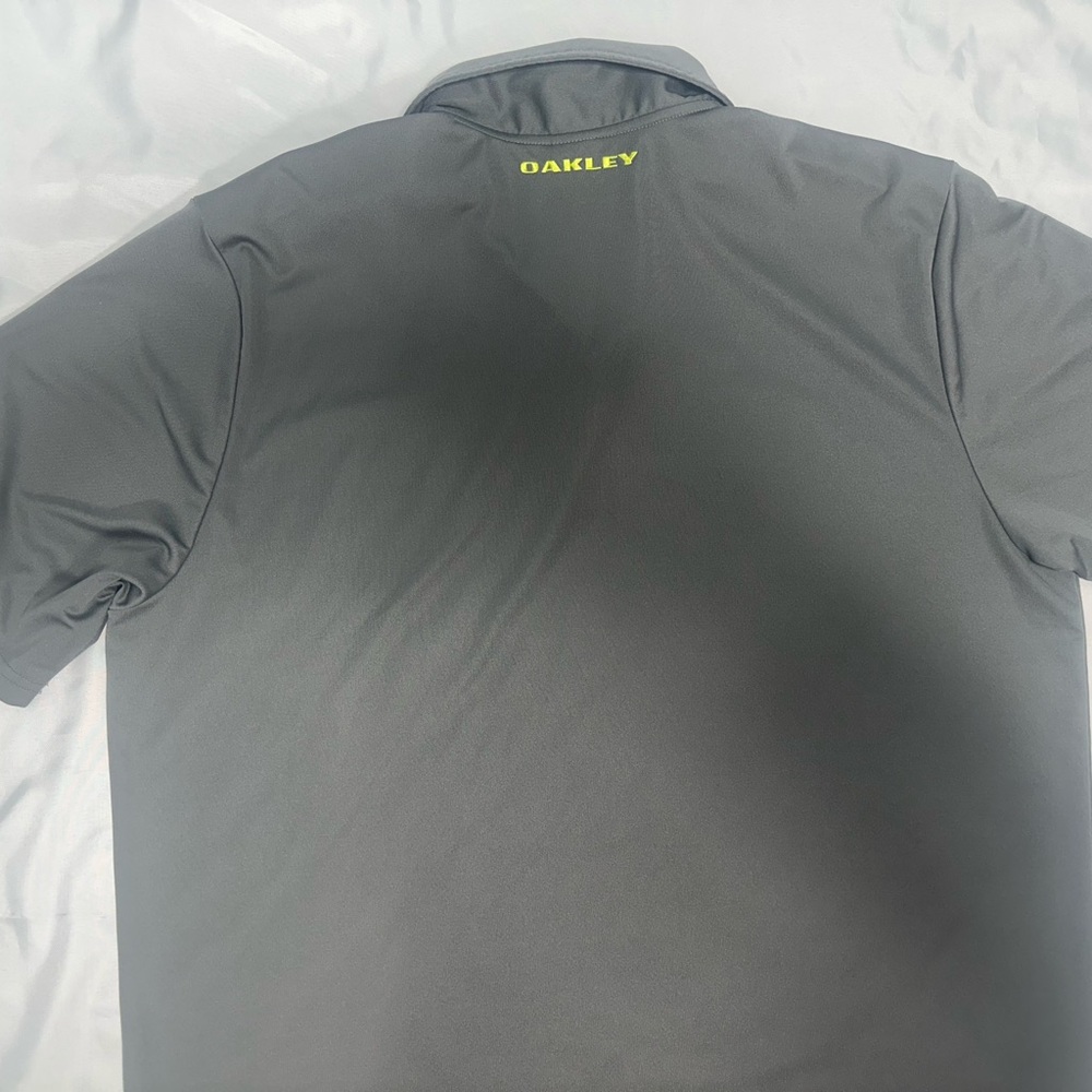 Oakley Men's Polo Shirt in Gray with Yellow Logo - Picture 4 of 11